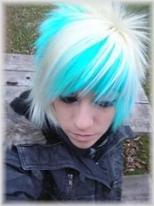haloo!sunt alexx am 16 ani sunt nascut pe 4 februarie am paru blond cu suvite albastre sunt din